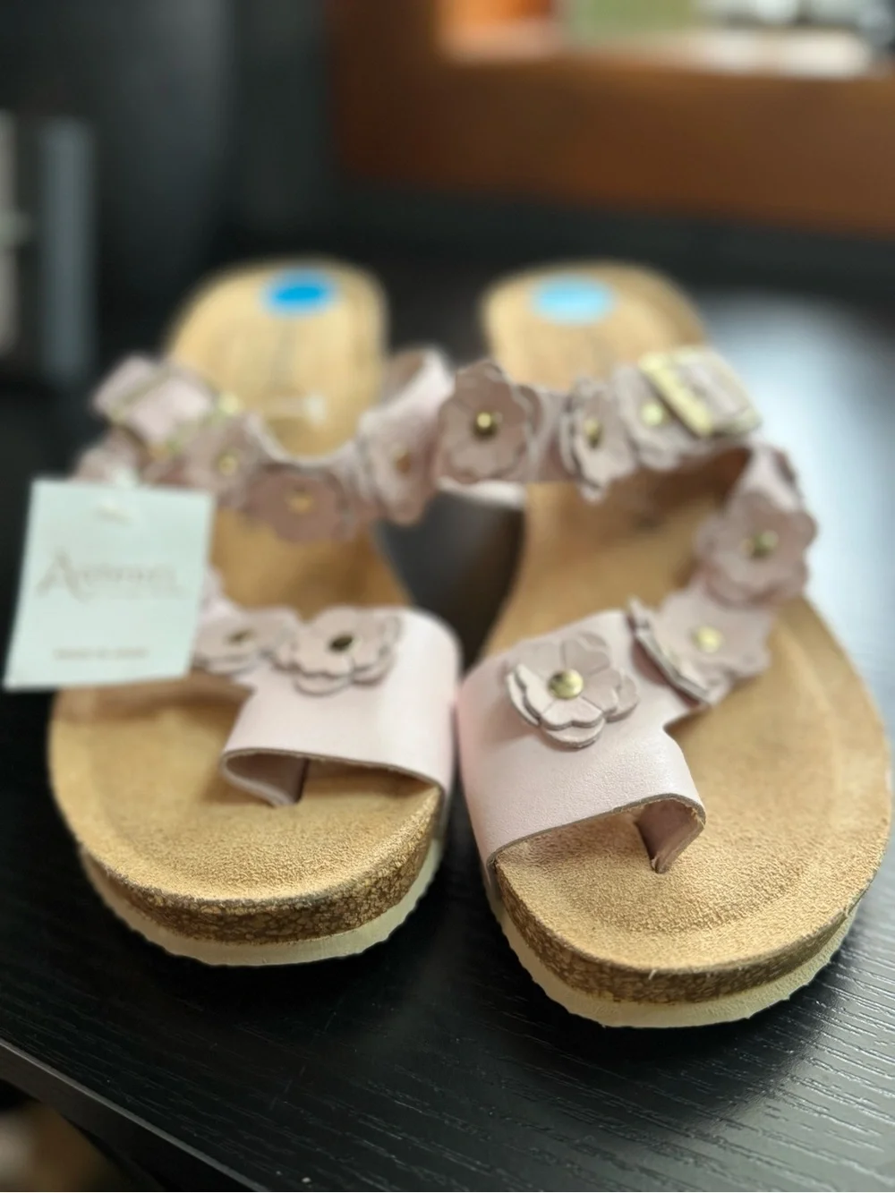 Uttendi Women's Pink Floral Buckle Sandals size 7 1/2
